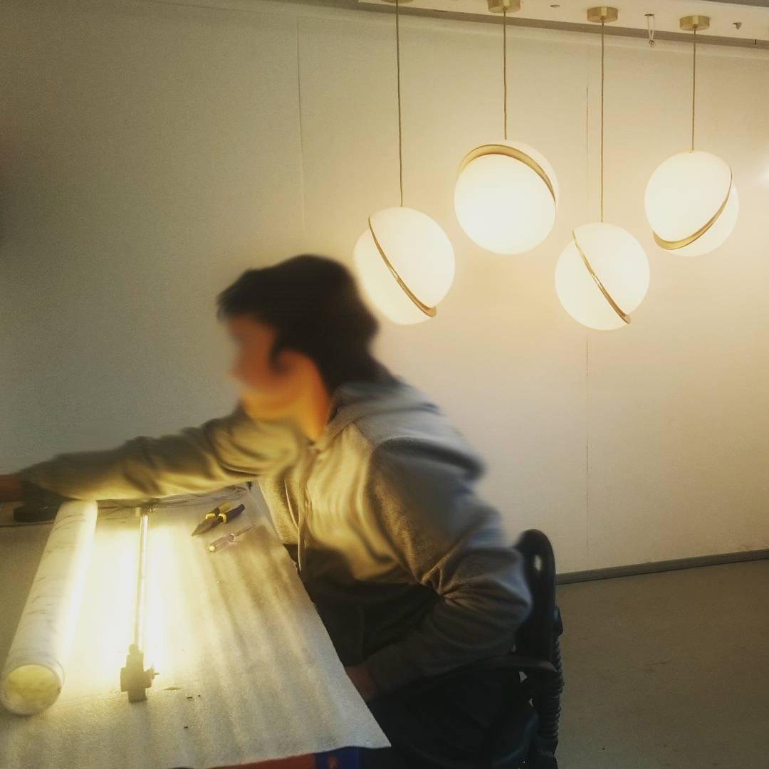 Lunara | Moon-Shaped Pendant Light | Vivrek