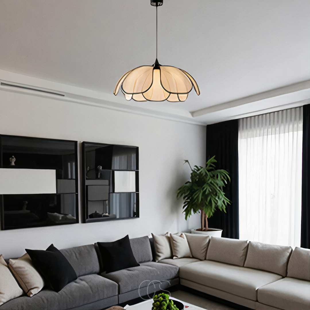 Vivrek - Flower-shaped Rattan Pendant Lamp with Black Accents