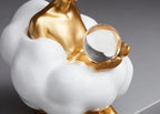 Vivrek - Escultura de Mujer Leyendo en Nube - Objeto de Arte en Resina